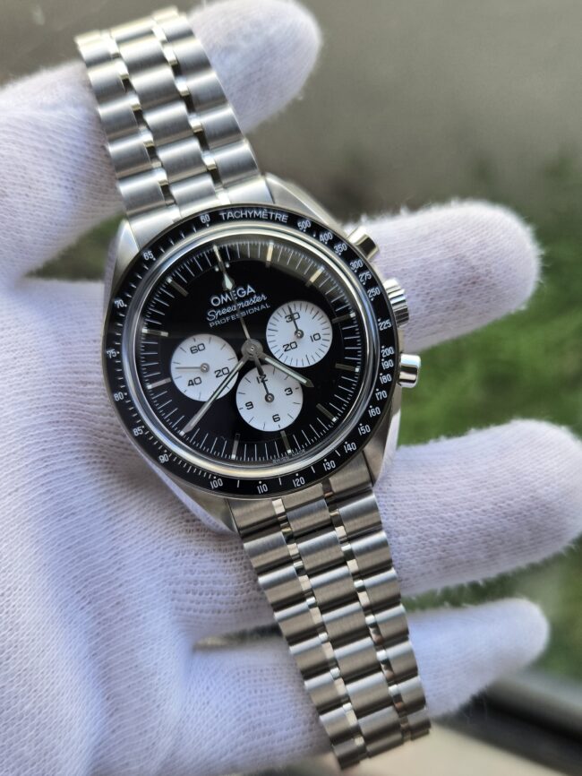 Omega Speedmaster Professional Moonwatch Reverse Panda Dial, Reference 310.30.42.50.01.004, Stainless steel, Sold New 05/2026, Local stock, Like New Condition, Full Set with Box & Papers
